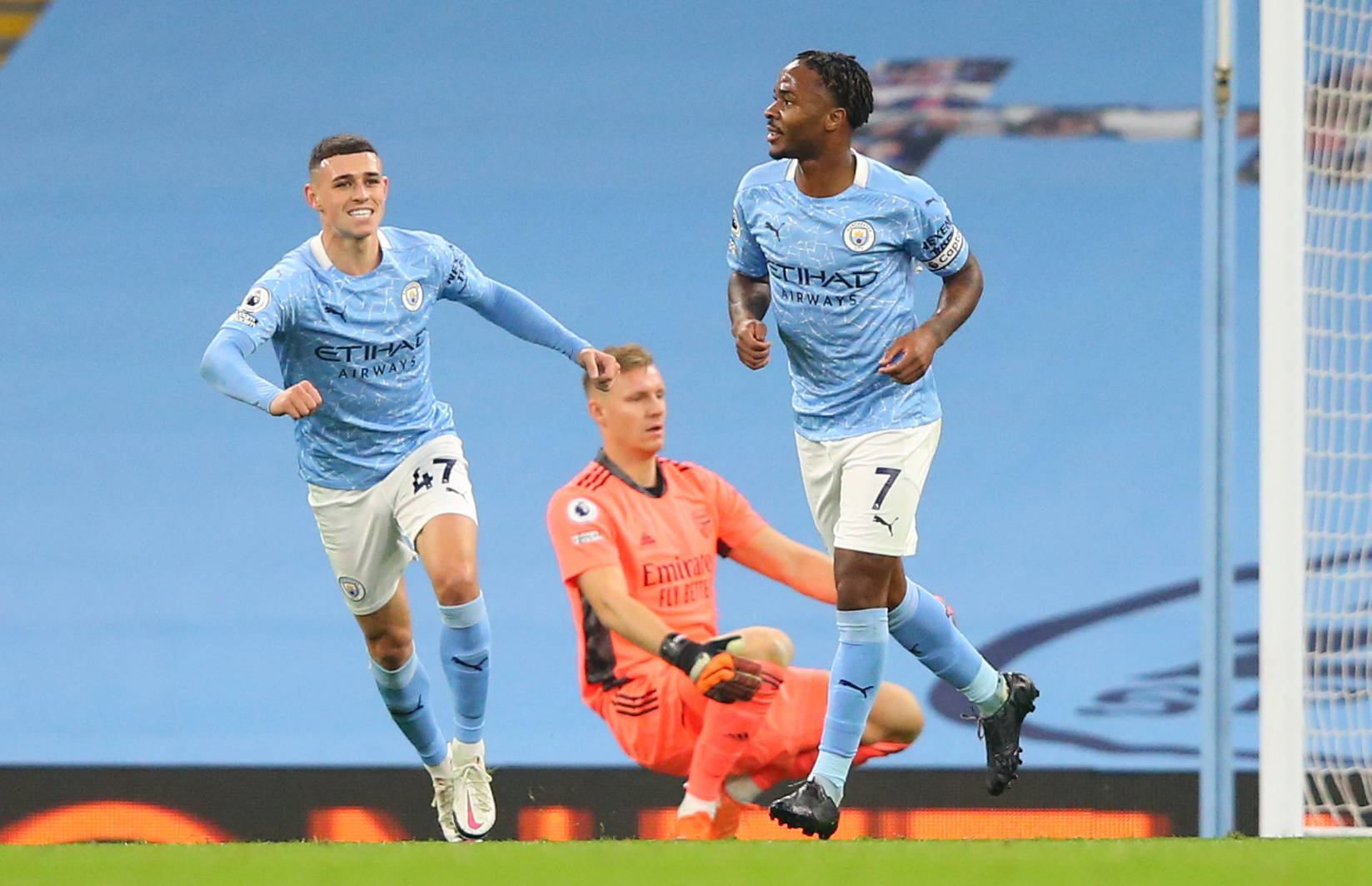 她由此表示 她由此表示