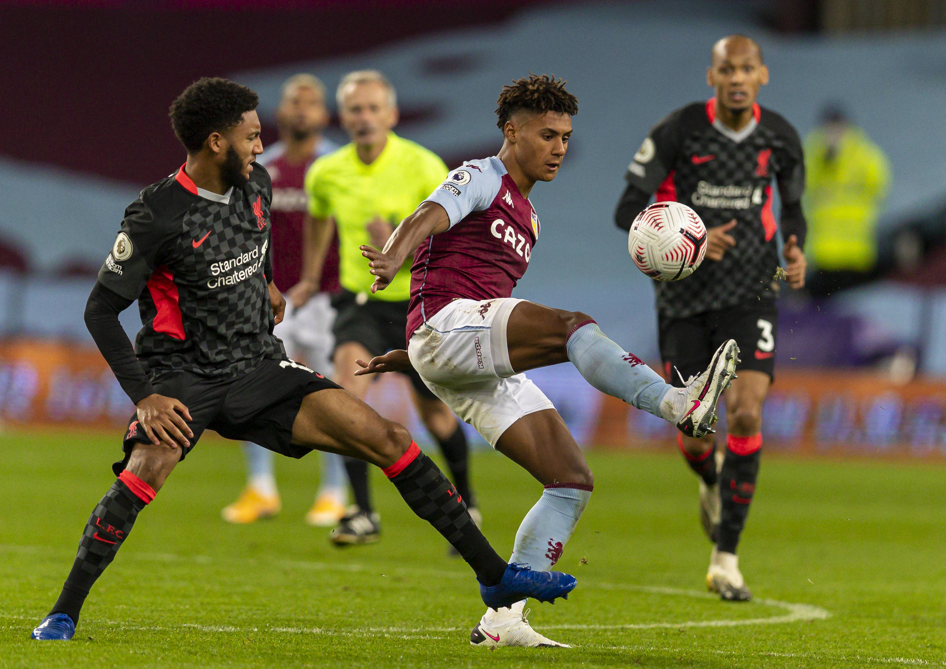 如同足球场 如同足球场